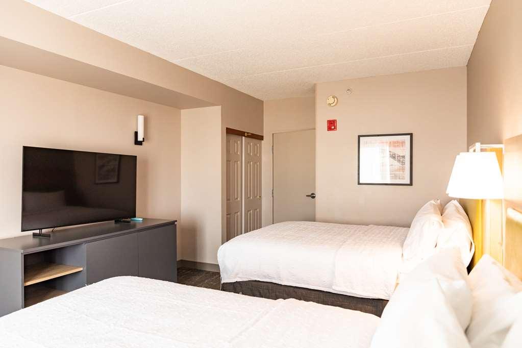 Hampton Inn And Suites Newark Airport Elizabeth Room photo