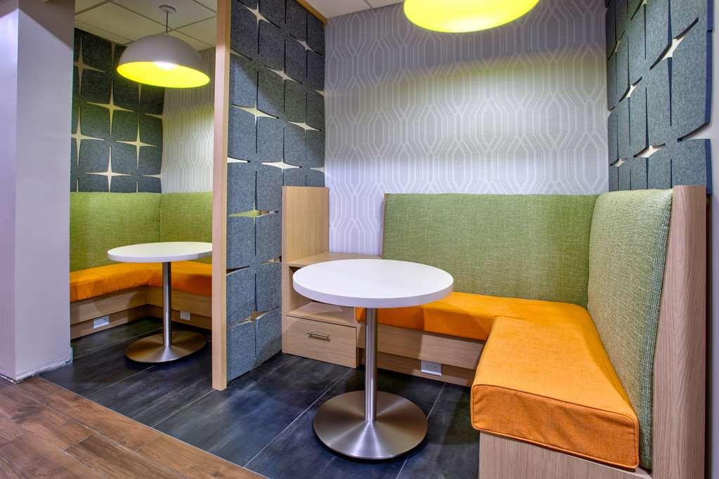 Hampton Inn And Suites Newark Airport Elizabeth Facilities photo